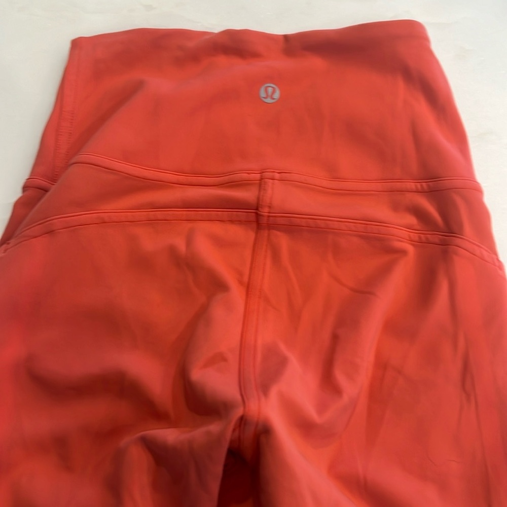 Lululemon size 2 leggings- like new